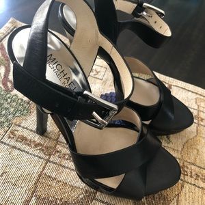 MK woman’s shoes Size 9M Black leather